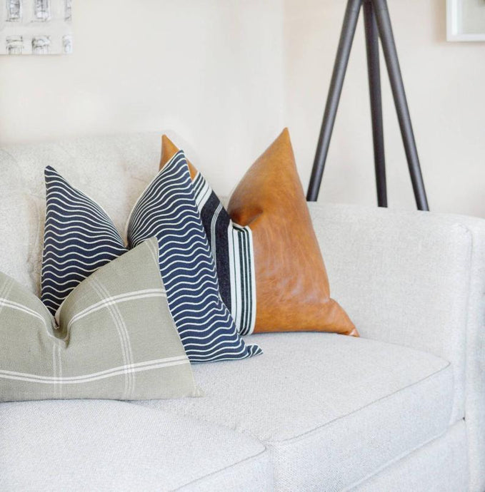 How to Style Throw Pillows like A Pro